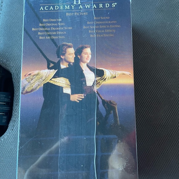 Sealed, 2pk VHS Titanic - Picture 2 of 3